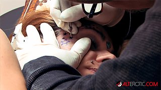 Amina Sky Gets Face Stars Tattoo Naked - AltErotic