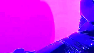 Gimp Cleans Sweaty Feet