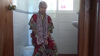 Kurdish Turkish Milf Sucks Her First Big Black Cock During Her Lunch Break