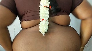 Tamil Beautiful Aunty Very Hot Boobs and Unbelievable Body