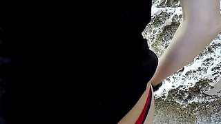 Real couple has risky ass fuck in the beach -amateur porn