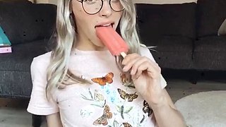 Gorgeous blonde teen Deep Toying