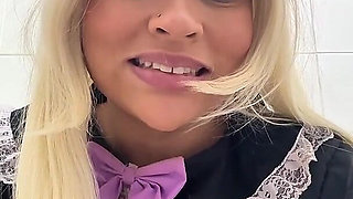 Public Toilet Farts at Cosplay Con - Gassy BBW in Cosplay