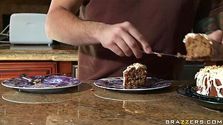 Dirty Fun Bags With Mahina Zaltana, Tommy Pistol - Brazzers