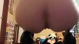 Cute amateur webcam teen girl toying pussy on webcam