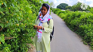 Desi college bhabhi hot boobs suking - unknown girl stops my bike, I take her on my bike and take her home and kiss her boobs.