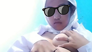 Hijab After School, Horny, Masturbation Until the Vagina Is Wet
