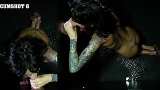 The pretty brunette Lysagna Del Ray makes a blowjob through the hole of glory.