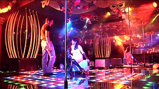 Double Penetratrion on the Club Stage for This Italian Slut