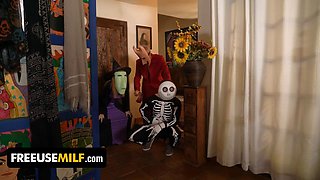 When it comes to halloween pranks, nobody is nicer than these trio naughty step siblings - freeusemilf