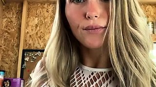 home made amateur blonde Masturbating
