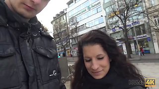 Hunt4k. guy watches gf screwed on couch for big stack of currency
