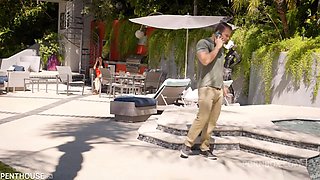 Alexia Anders Goes for a Taboo Creampie