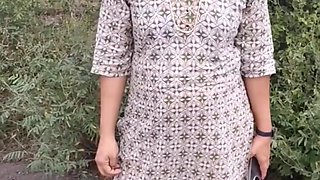 A hot Indian slut enjoys deep penetration a lot while delivering orgasm