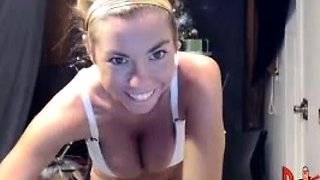 Amateur Webcam Teen Masturbates And Teases