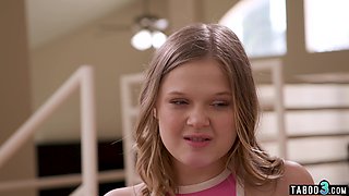 Stepbro made his young stepsister squirt