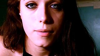 Amateur brunette teen in solo