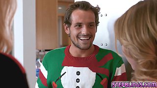 Stepsisters screw with stepbros male pole mistletoe