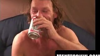 Mature amateur wanks off while frigging his booty