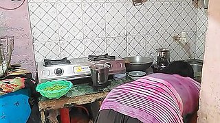 Indian Maid Fucked in the Kitchen When She Was Cooking xlx