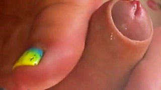 Tanned Stepmom Satisfies Foot Fetishist