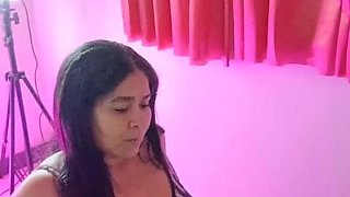 This Older Lady Gives You Abdominal Training Classes While You Only Think About Fucking Her.