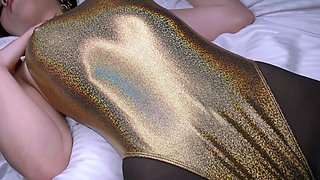 Round ass brunette babe taylor rain masturbating