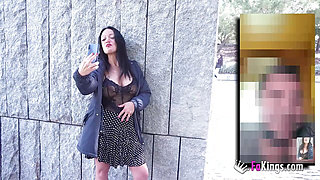 MILF of BIG TITS Aura Rodriguez is looking for a suitor on TikTok