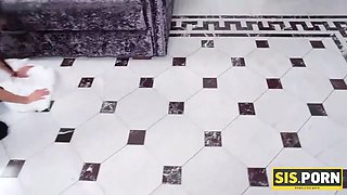 Sis.porn. provocative chick asks brutha to wash floor and loser around with her as payment