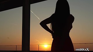 Fucks Her Pussy At Sunset - Mariska X And Mia Nins