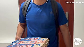 Pipironi The Veneco Receives A Blowjob From A Cheating Wife On His First Day Of Work As A Pizza Guy