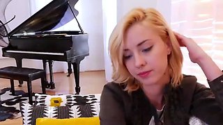 Smoking hot blonde is ready to do porn