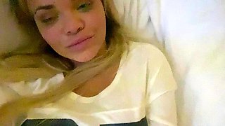 Blonde tight pussy babe solo toy fun in glamour masturbation
