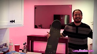 Asian girlfriends finishing party on a cock in fourway