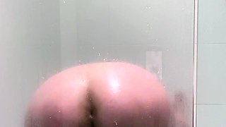 Leann amateur beautiful brunette with big boobs