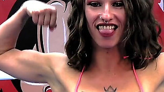 Blonde Gabie V Katt Noir