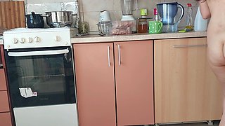 Amateur Wife in the Kitchen