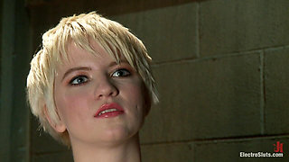 Porcelain doll feels an elecrto-dp