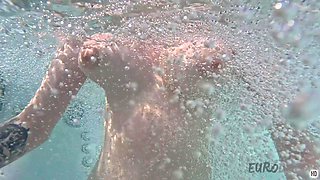 Lilly Mays Masturbates With A Dildo Underwater In The Rooftop Jacuzzi With Closeups