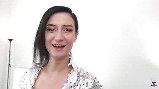 Silver Siren with Perfect Body Girl Gets Worshipped by Cel