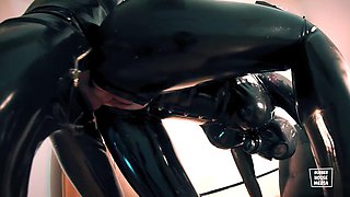 Gasmask Heavy Rubber Fuck: Big Ass, Babe  Handjob Porn