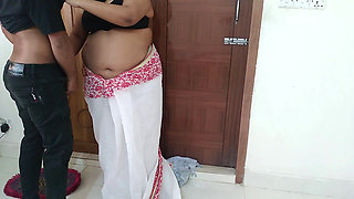 Neighbor Milkman Aunty Fucked Me When His Wife Was Not at Home