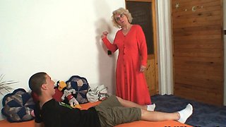 Wife catches her old mom jumping his rod