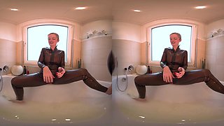 Latex Bathtube Fun
