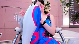Watch this preggo amateur piss outdoors in fetish solo