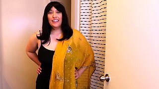 Spying On Indian Aunty