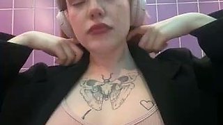 Honey___hot in mall changing cabin