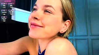 Naked Blonde Teen Girl Pussy Masturbation On Webcam