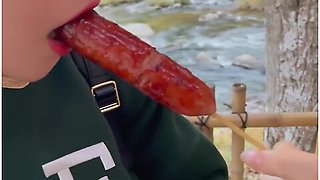 可愛い女子大生か全裸て露出散歩 紅葉の名所て野外フェラチオryoyuu素人カッフル/年の差//美少女/スマホ撮影/口内射精/スタイル抜群/美乳/スリム/english Subtitle