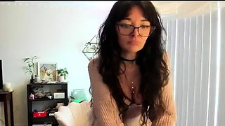 Webcam brunette solo masturbation